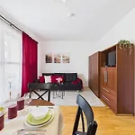 Superapart Chełmska 9 * Warszawa