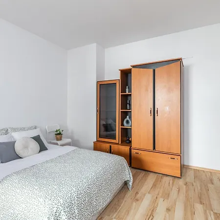 Superapart Chelmska 9 * Varşova